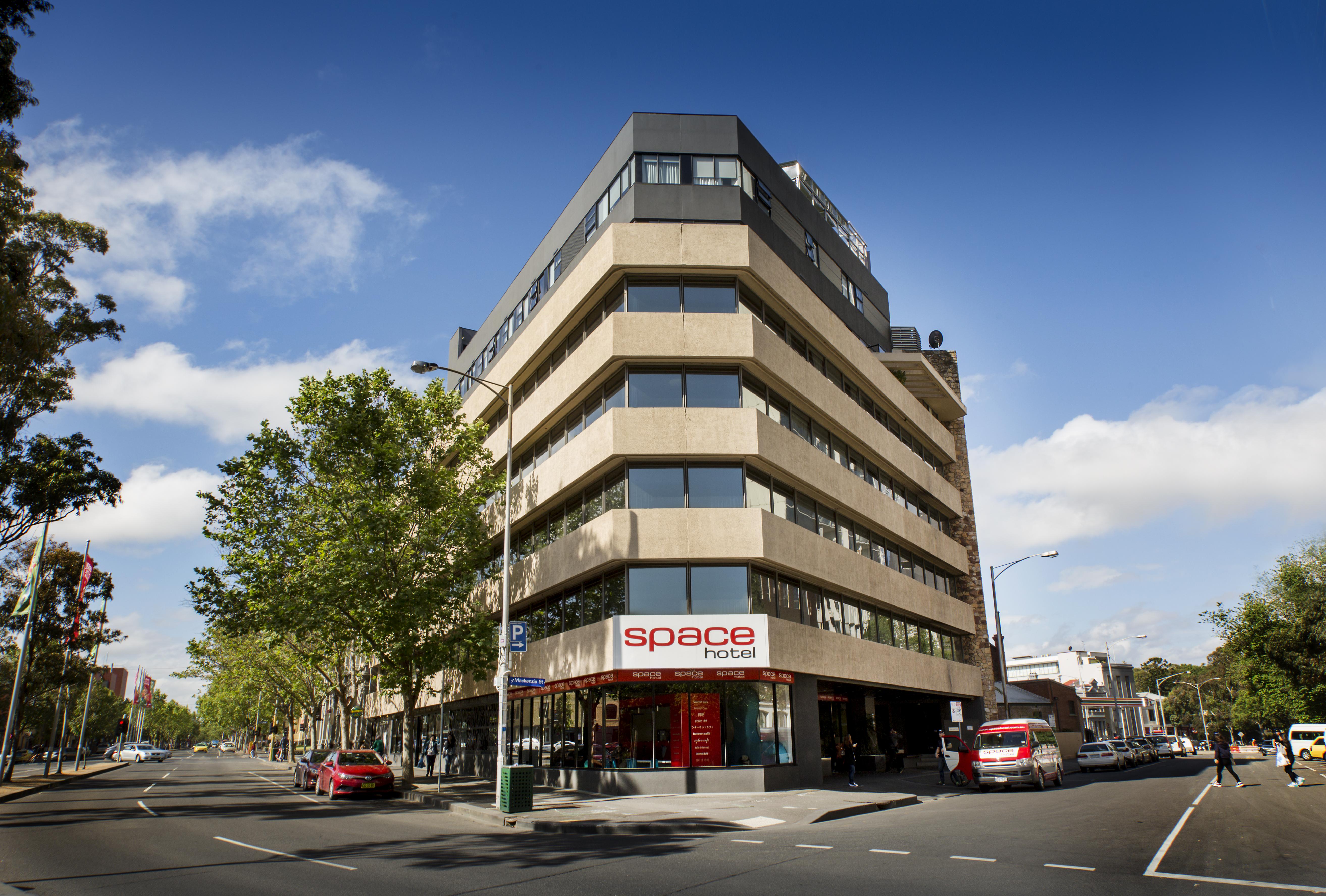 Space Hotel, Melbourne